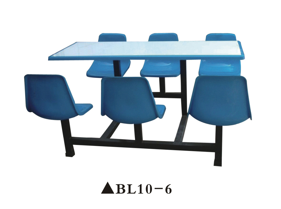 �?zh��)����?3